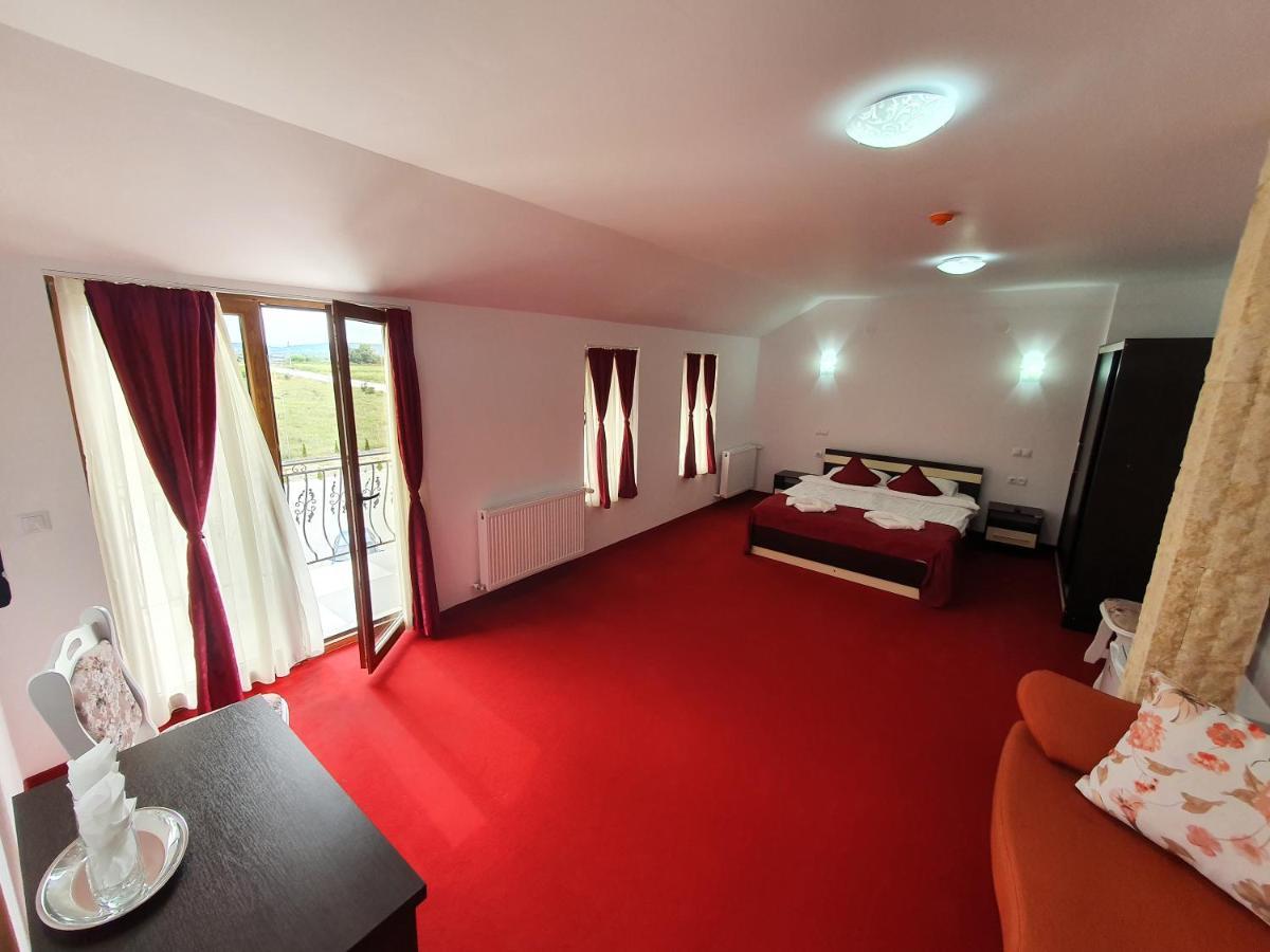 Hotel Ari Events à Caseiu Extérieur photo