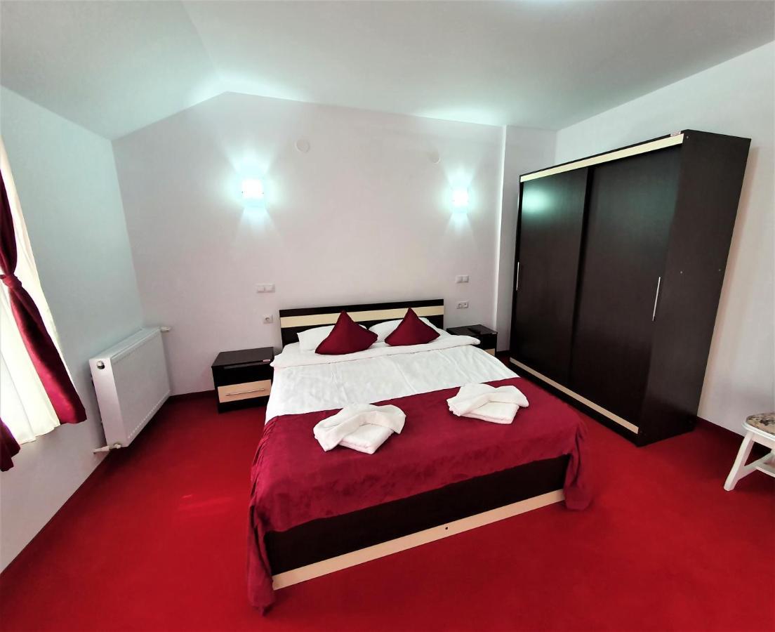Hotel Ari Events à Caseiu Extérieur photo