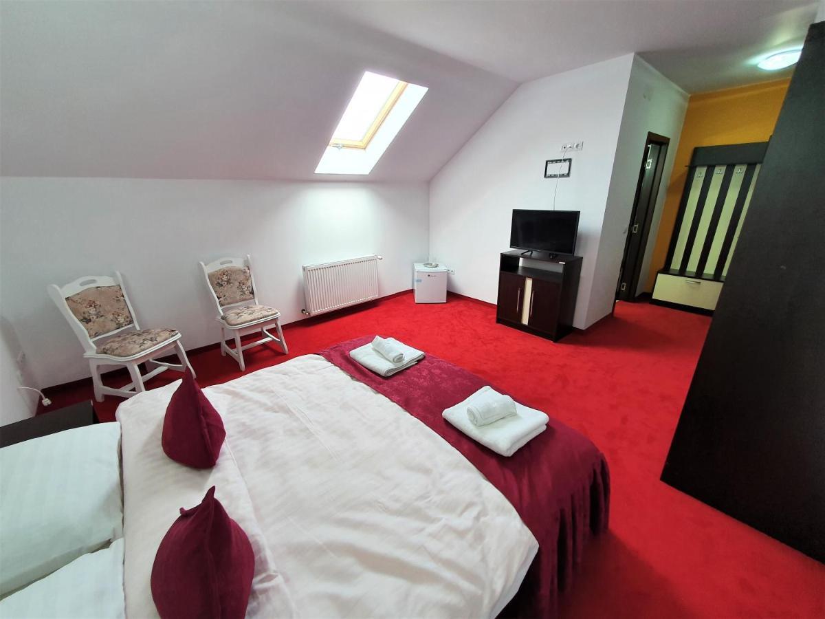 Hotel Ari Events à Caseiu Extérieur photo