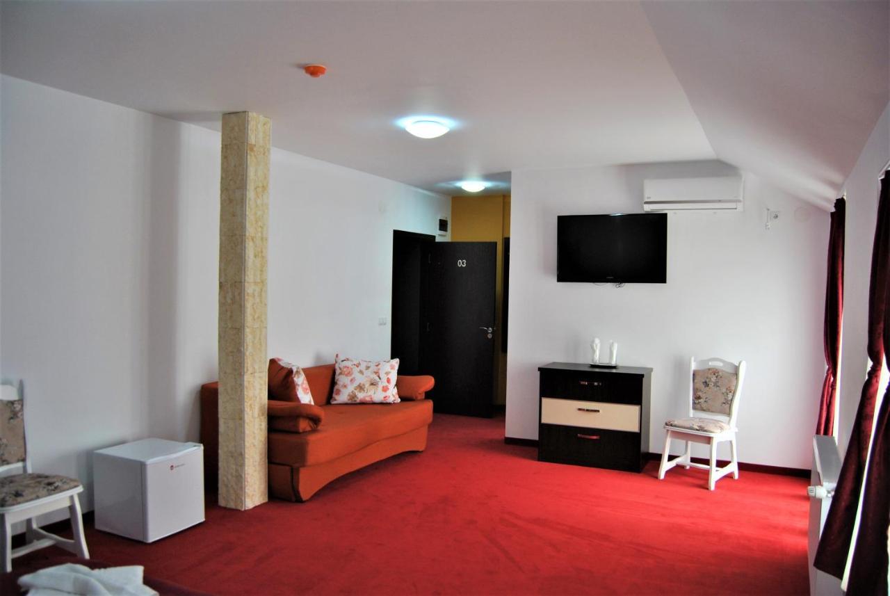 Hotel Ari Events à Caseiu Extérieur photo