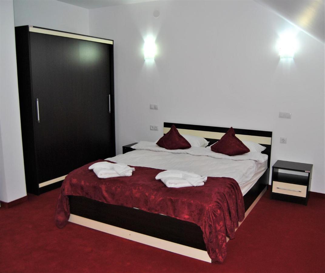 Hotel Ari Events à Caseiu Extérieur photo