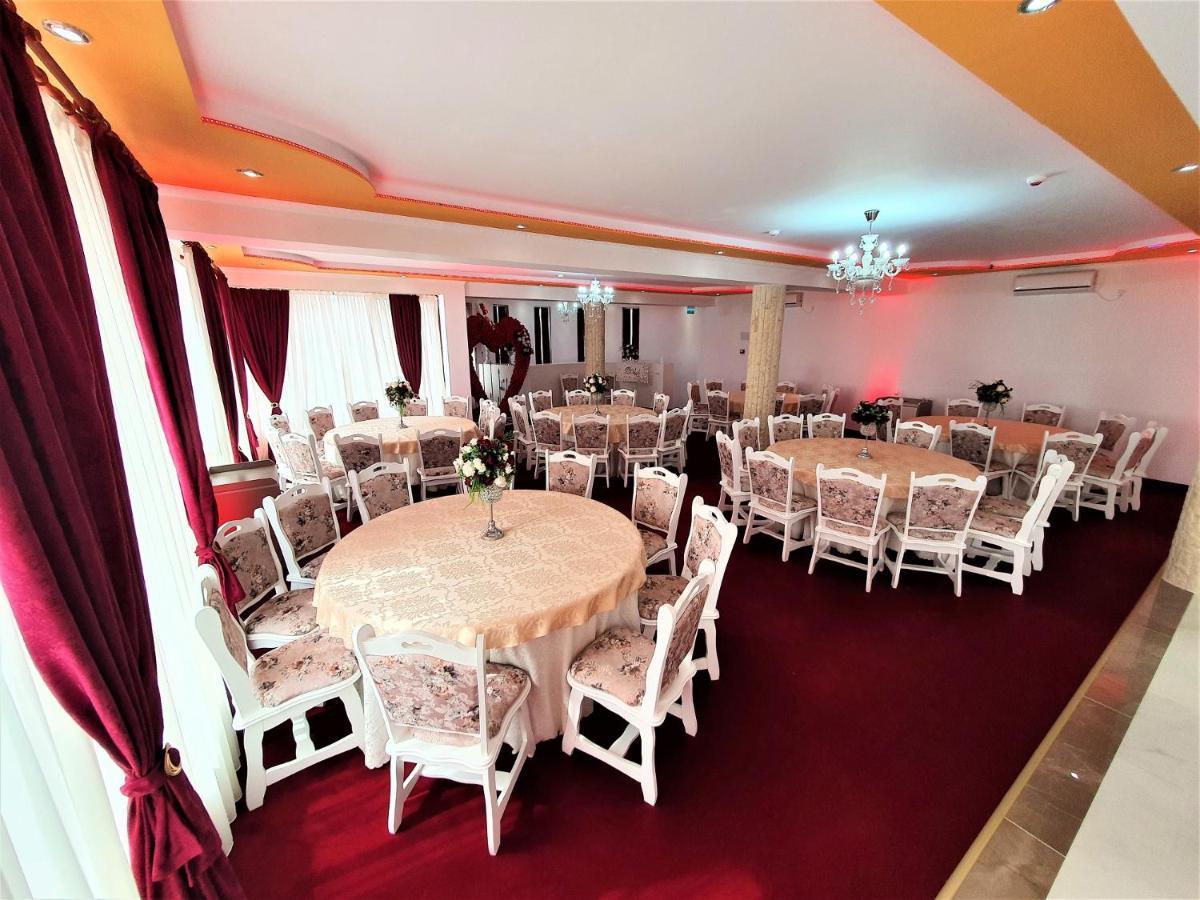 Hotel Ari Events à Caseiu Extérieur photo