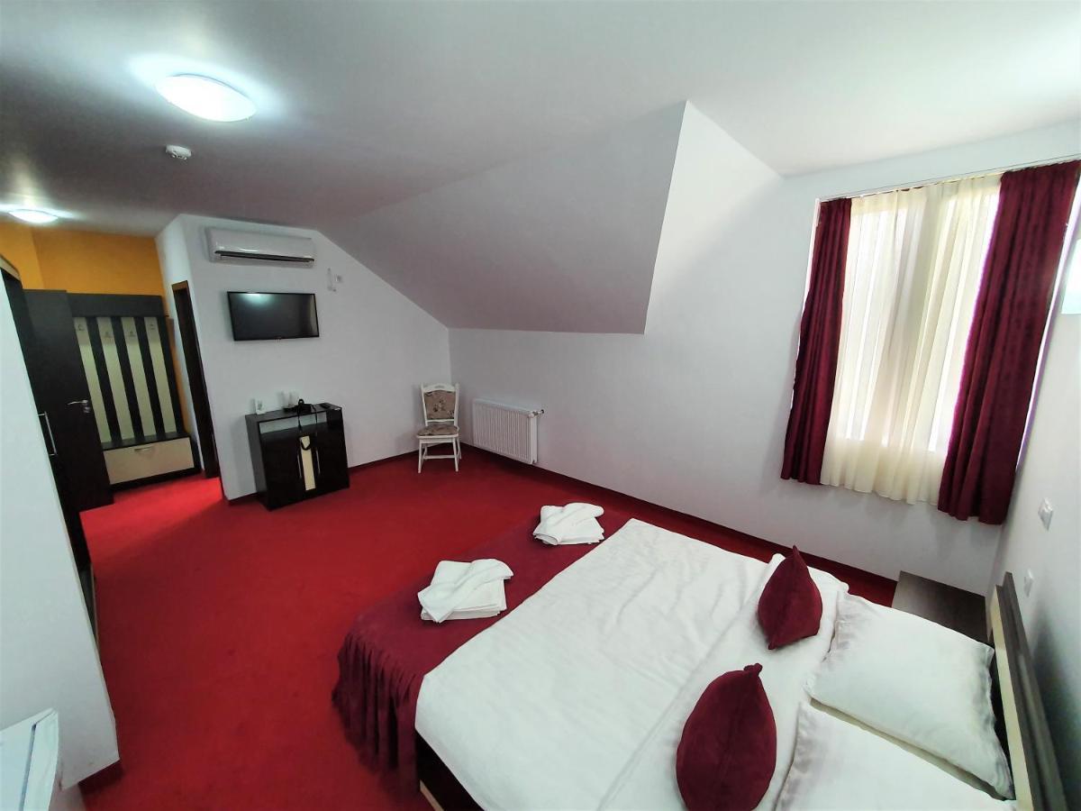 Hotel Ari Events à Caseiu Extérieur photo