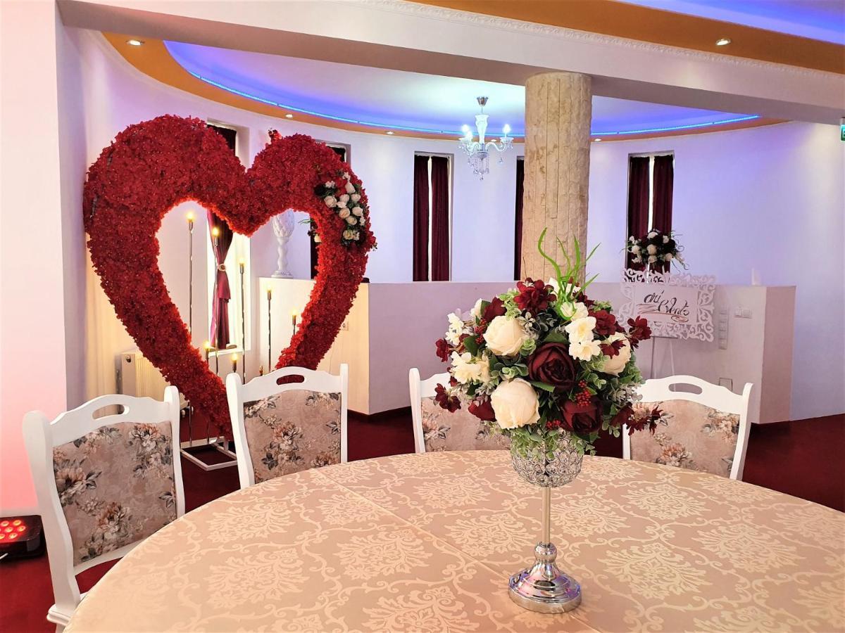 Hotel Ari Events à Caseiu Extérieur photo