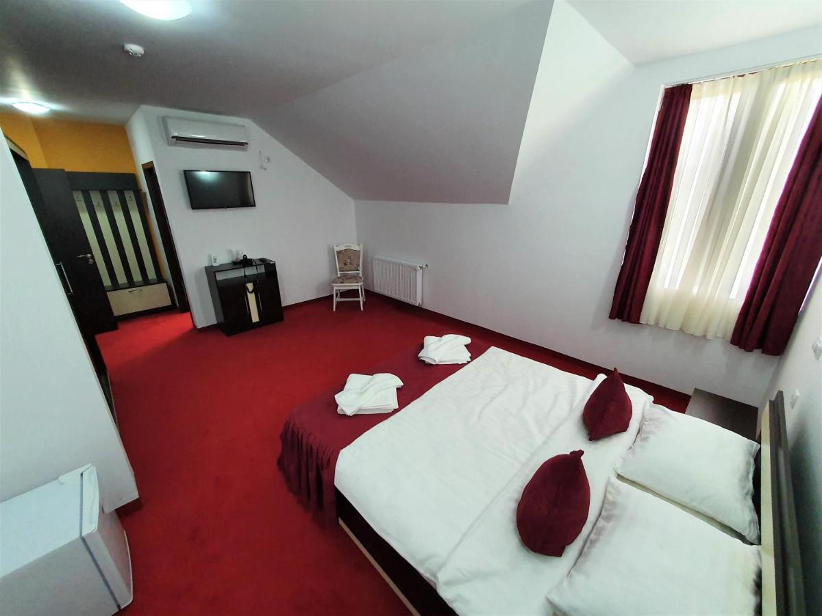 Hotel Ari Events à Caseiu Extérieur photo