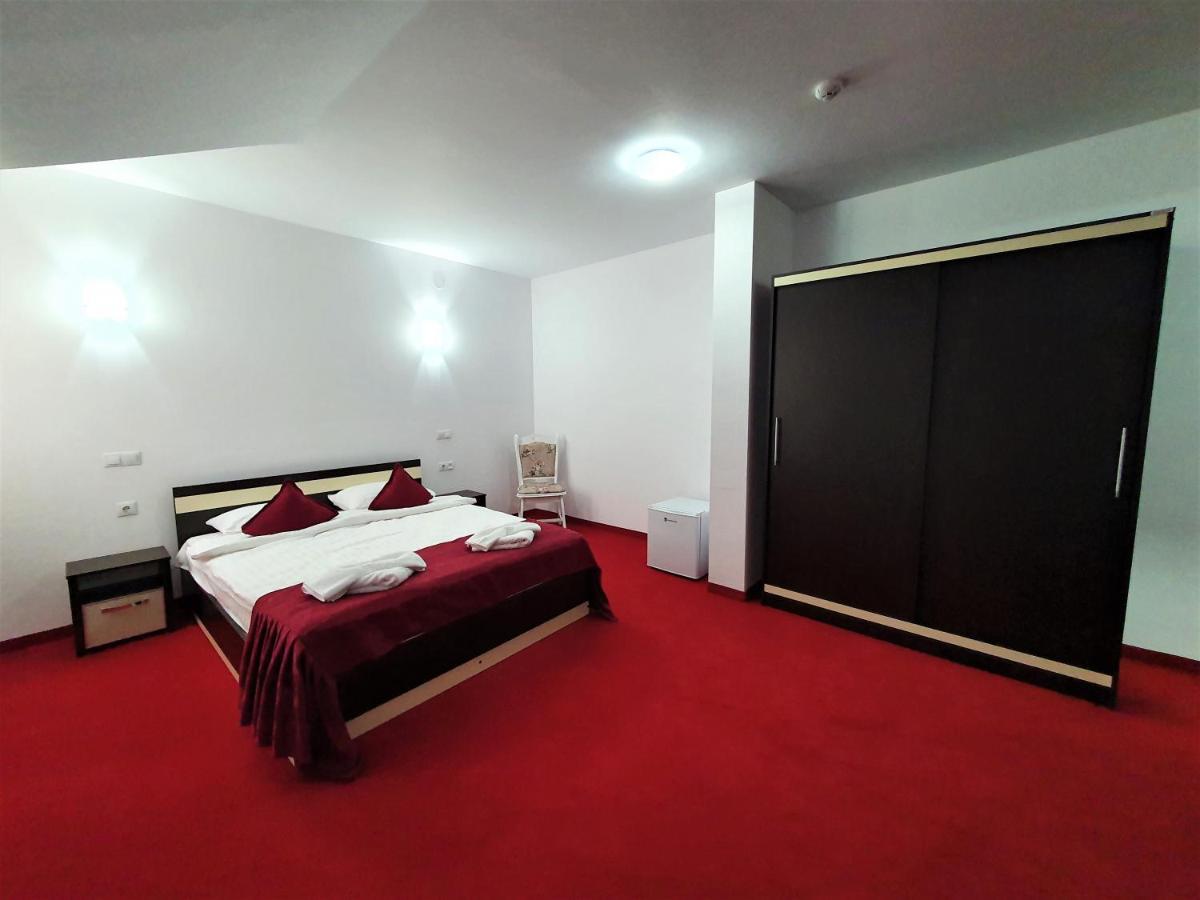 Hotel Ari Events à Caseiu Extérieur photo