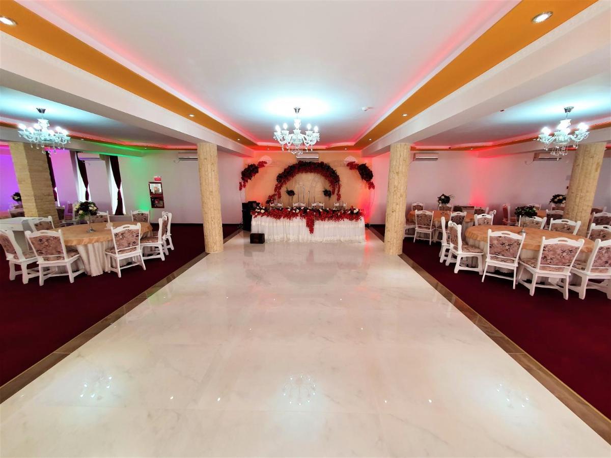 Hotel Ari Events à Caseiu Extérieur photo