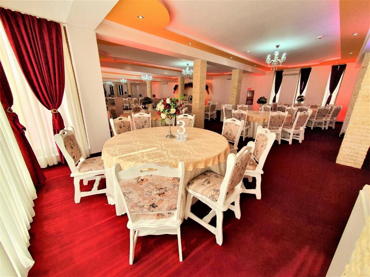 Hotel Ari Events à Caseiu Extérieur photo