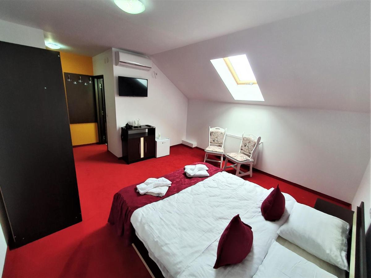Hotel Ari Events à Caseiu Extérieur photo