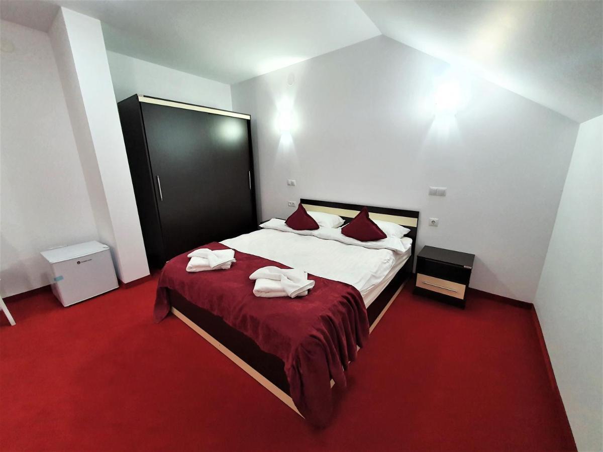 Hotel Ari Events à Caseiu Extérieur photo